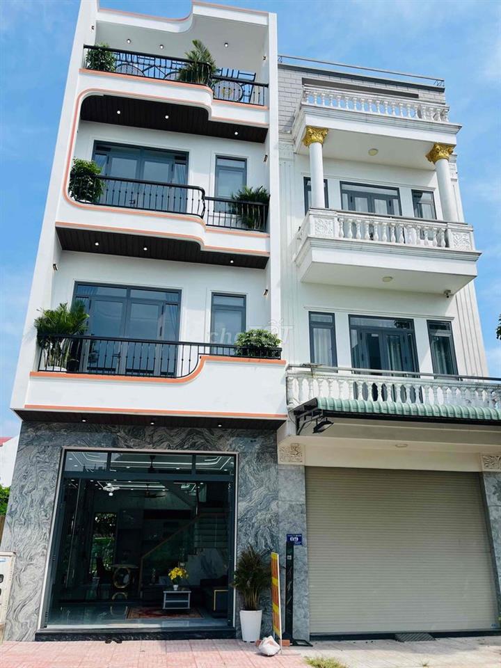 Nhà Hoàn Công_ khu đô thị Phúc Đạt