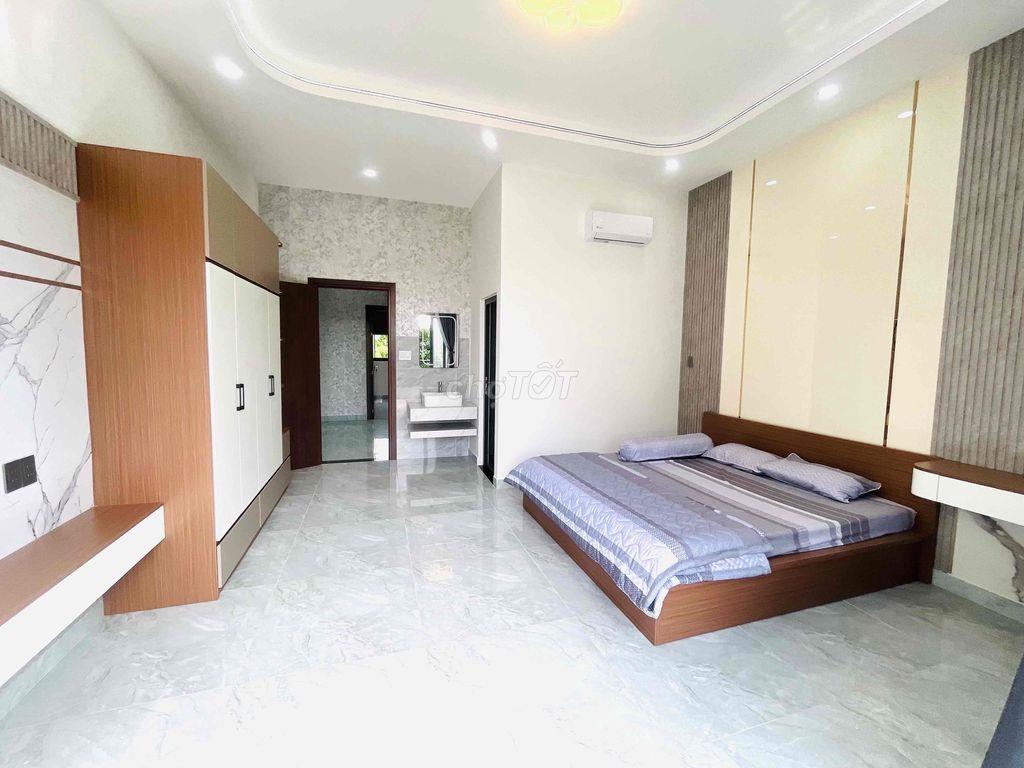 Nhà Hoàn Công_ khu đô thị Phúc Đạt