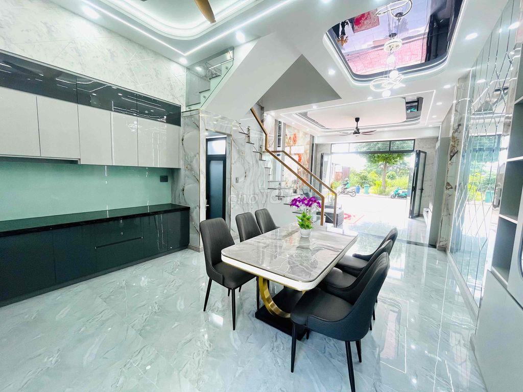 Nhà Hoàn Công_ khu đô thị Phúc Đạt