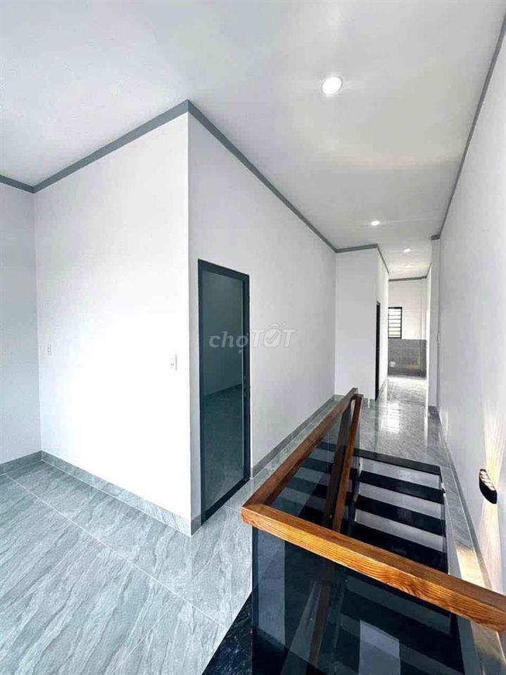 Nhà SHR lầu trệt gần ngã tư Chiêu Liêu 65m2
