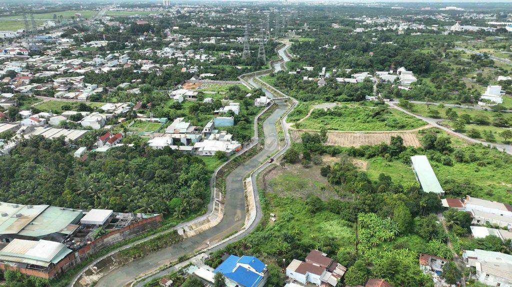 Bán 1200m2 Giáp sông suối-Cách Mekong Resort Long thành 800m- Nở hậu đ