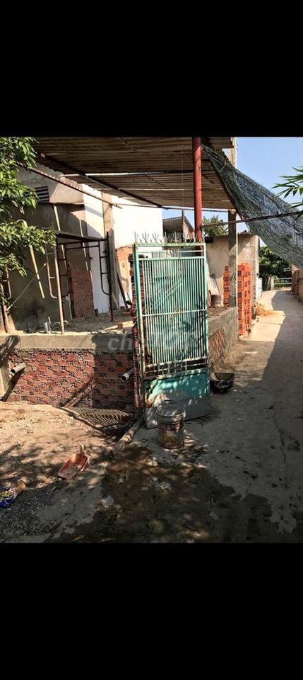 nhà củ đang sửa