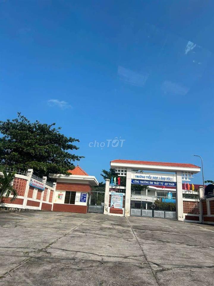 Hơn 300 có 100 thổ cư gần Hồ Tràm