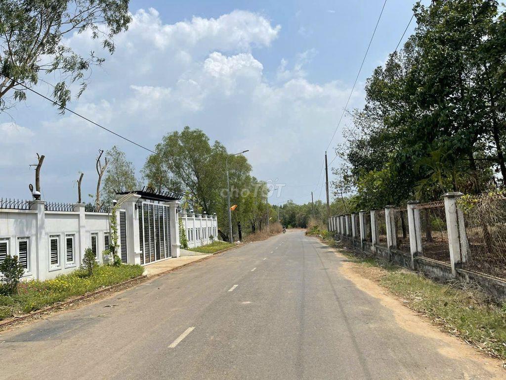 Cần bán đất đường Hùng Vương - Nhơn Trạch. - Diện tích 5,670m2