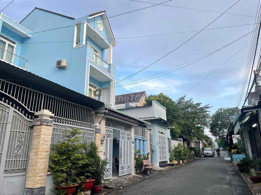 Khu dân cư Công An.  Đường Nguyễn Văn Bình (đường nhựa 6m), đường vào
