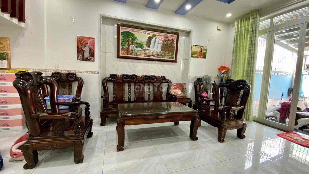 Khu dân cư Công An.  Đường Nguyễn Văn Bình (đường nhựa 6m), đường vào