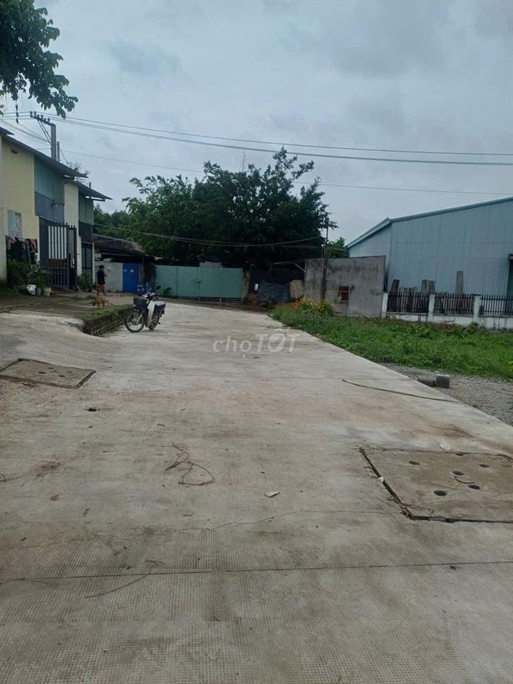 Bán lô đất gần chợ phú sơn góc 2 mặt tiền