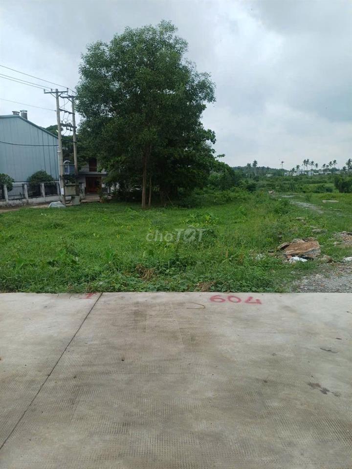 Bán lô đất gần chợ phú sơn góc 2 mặt tiền