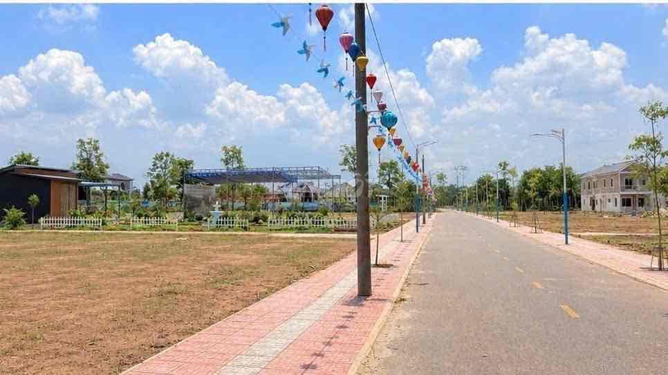 Cần tiền bán gấp 2 lô đất