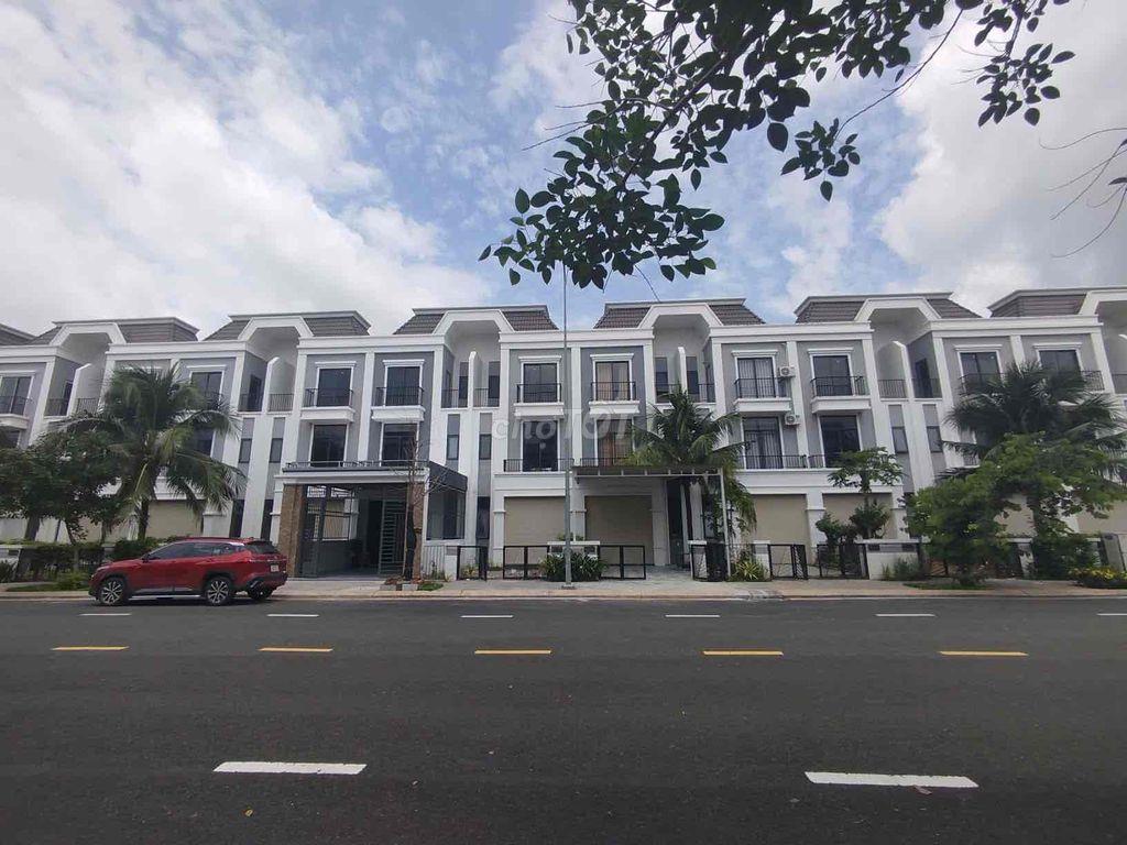 Kẹt tiền trả nợ bán gấp căn nhà phố 100m đang cho thuê giá 12triệu/th
