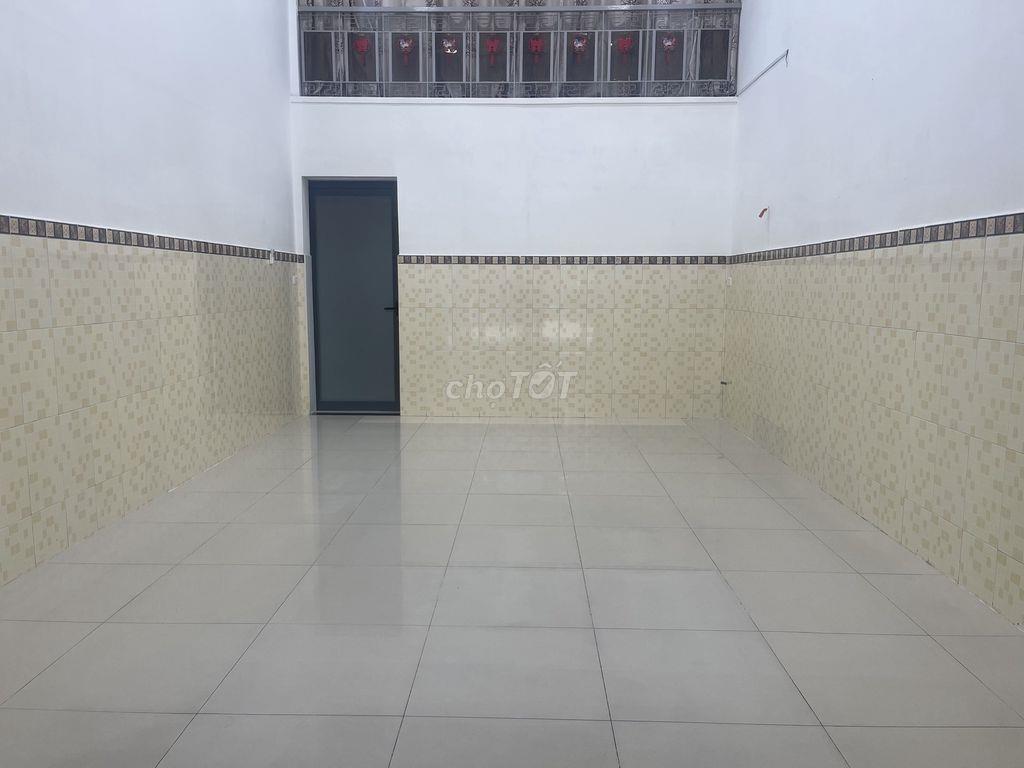 Cho thuê Mặt bằng trống 50m2 giá chỉ 10 tr/tháng, mặt tiền cực đẹp