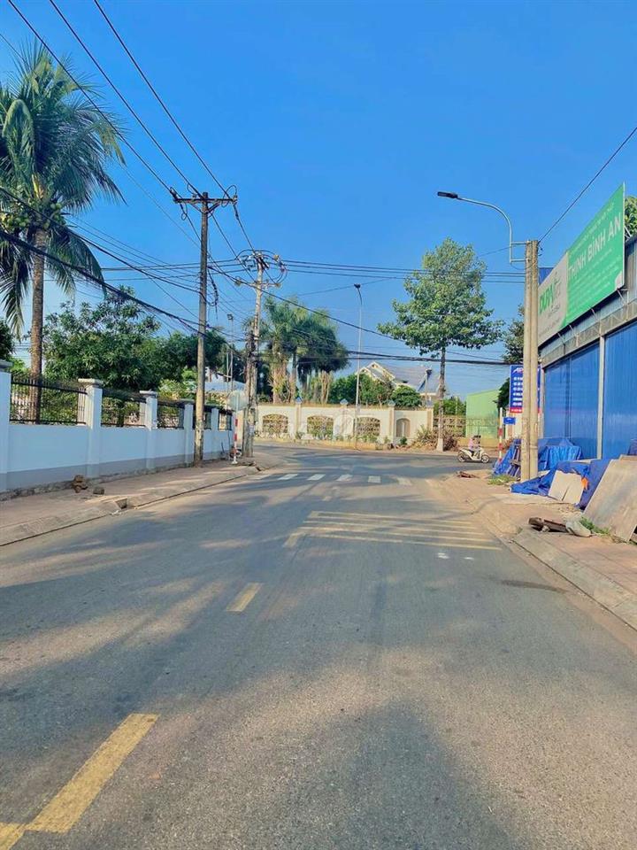 Nền trung tâm Long Khánh cách Hồ Thị Hương 500m