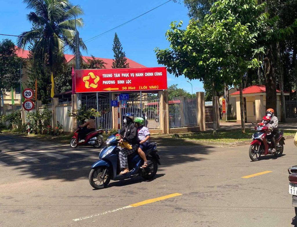 Đất nền gần Chợ, trường học, ủy ban, khu công nghiệp