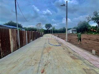 Nền gần nhà thờ Bảo Vinh, đường 6m có vỉa hè, đèn đường