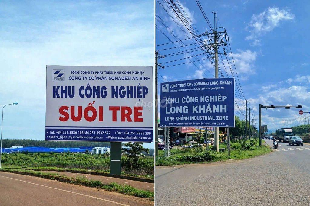 nền đường rộng 16m có vỉa hè và đèn đường