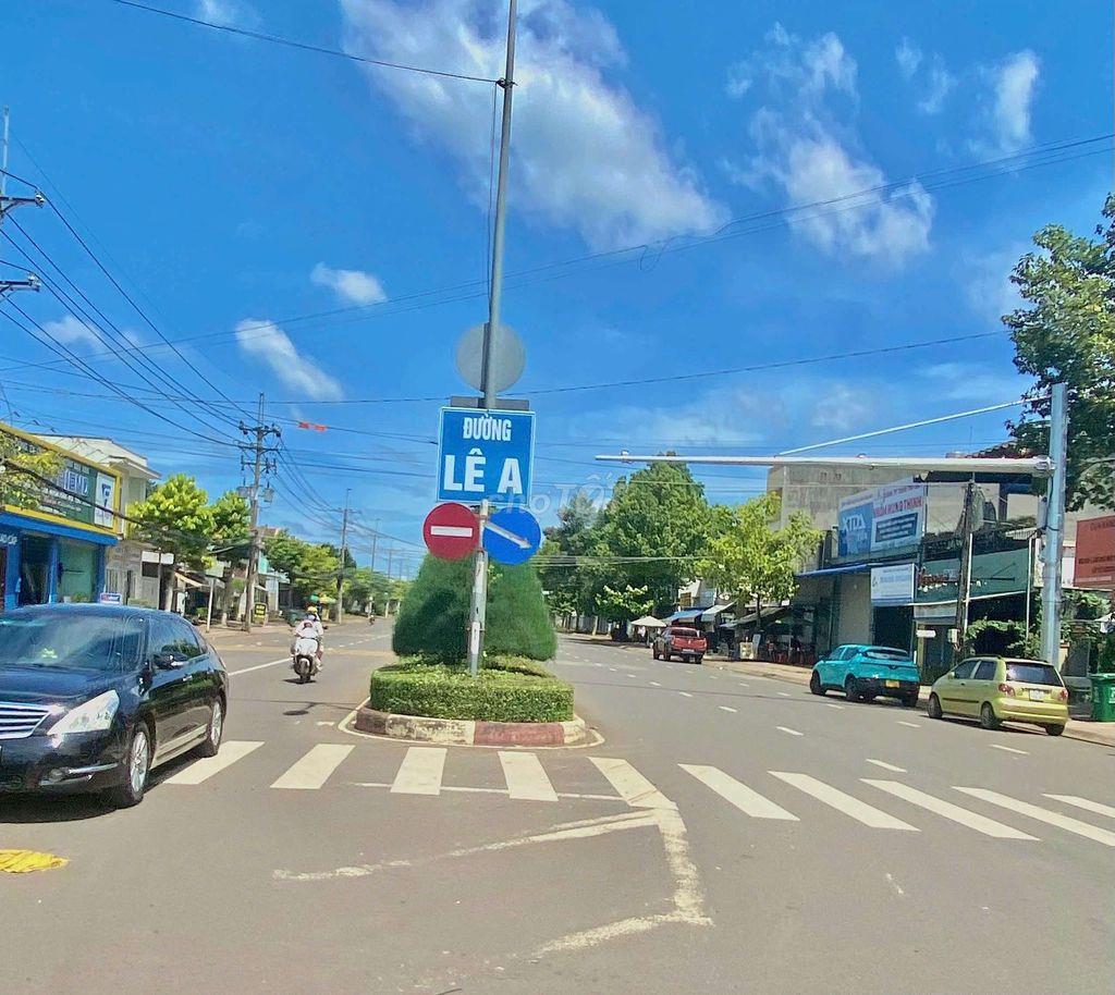Nền trung tâm Phường ngay khu dân cư bàn cờ sau chợ
