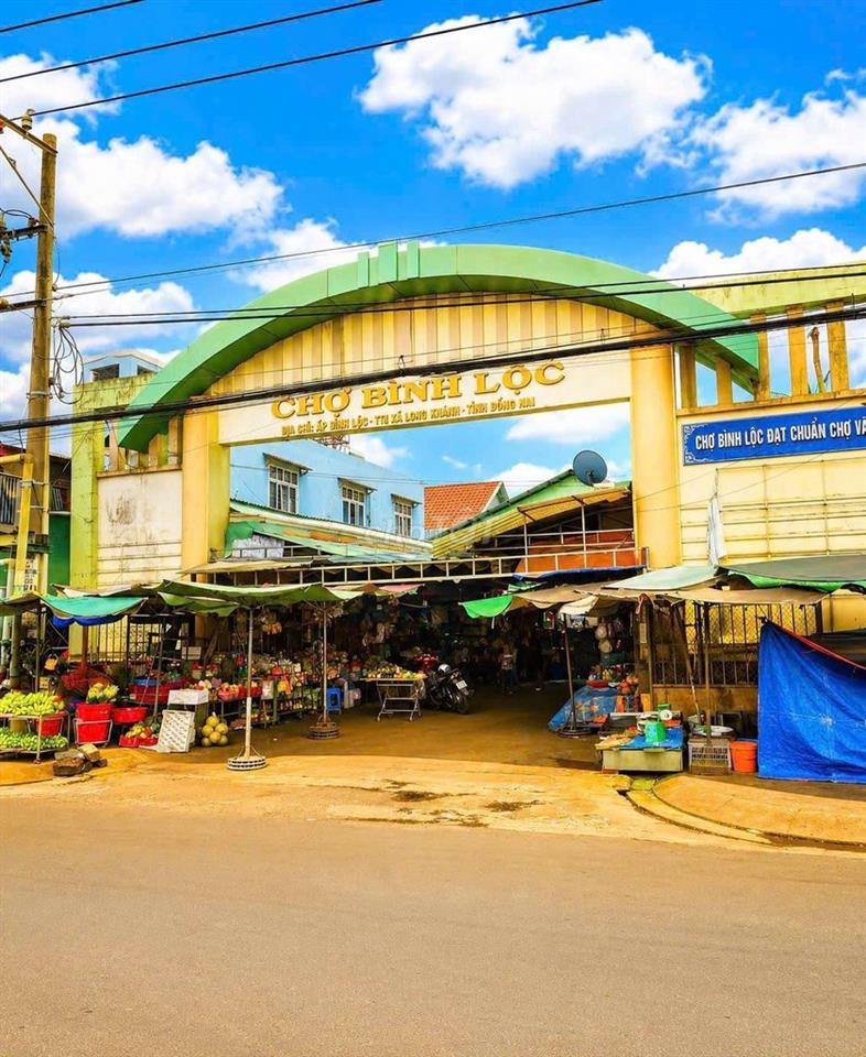 Nền trung tâm Phường ngay khu dân cư bàn cờ sau chợ