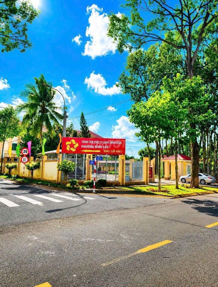 Nền trung tâm Phường ngay khu dân cư bàn cờ sau chợ