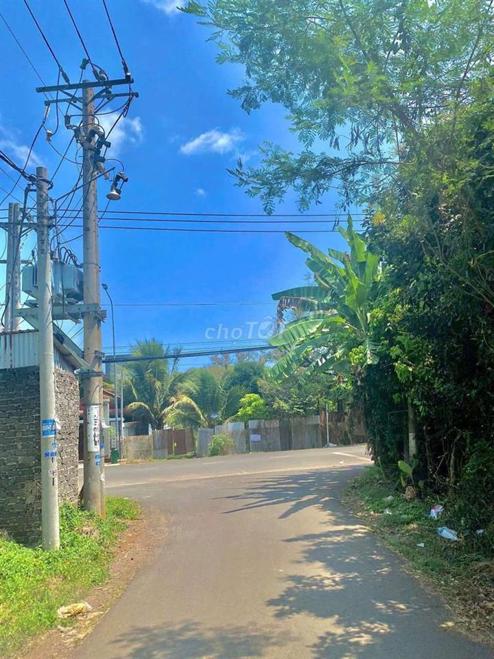 Nền mặt tiền nhựa có vỉa hè ngay trung tâm Long Khánh