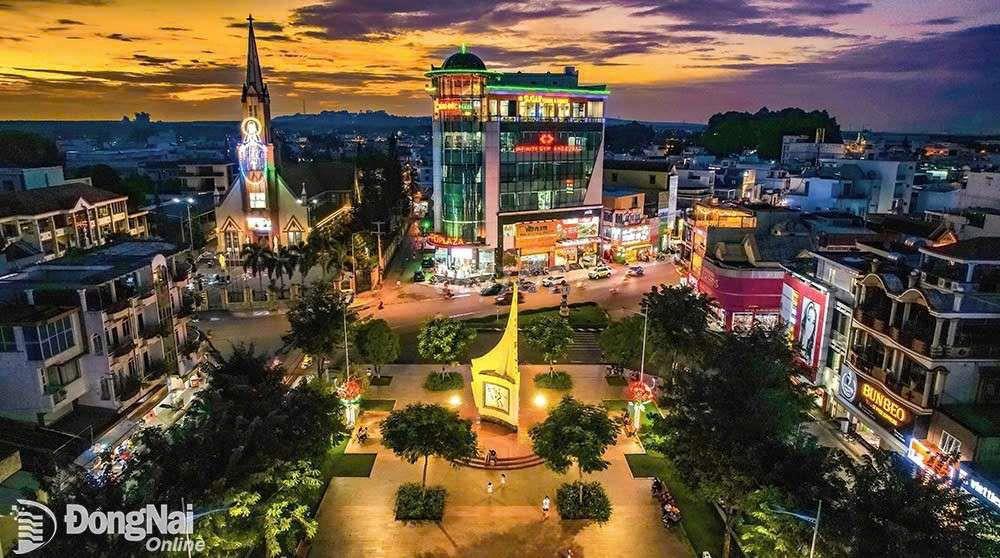 Bán đất trung tâm Long Khánh đối diện dãy 10 căn nhà phố