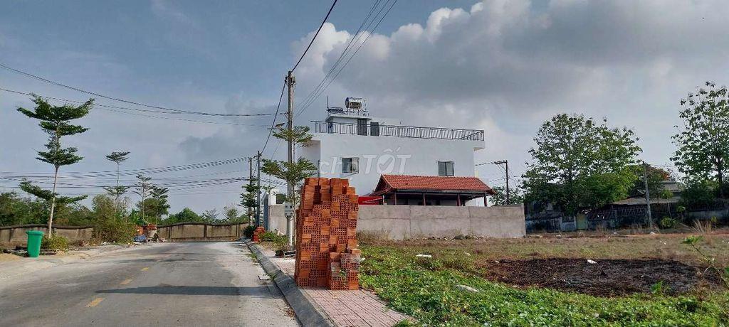 CẦN BÁN GẤP ĐẤT NÊN THỔ CƯ