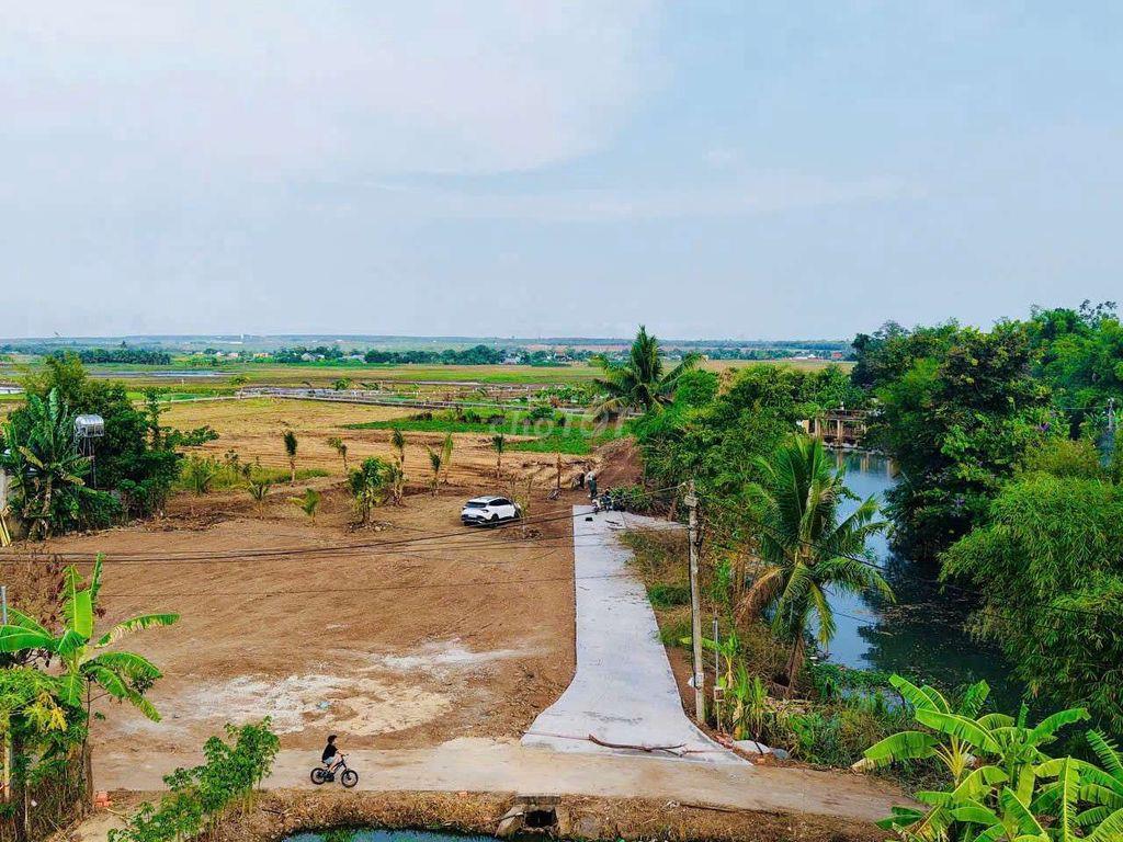 BÁN 1700M2 VIEW SUOI THỀ TẠI SÔNG RAY ĐỒNG NAI,CÓ 400TC,ĐƯỜNG 4M,2.5TI