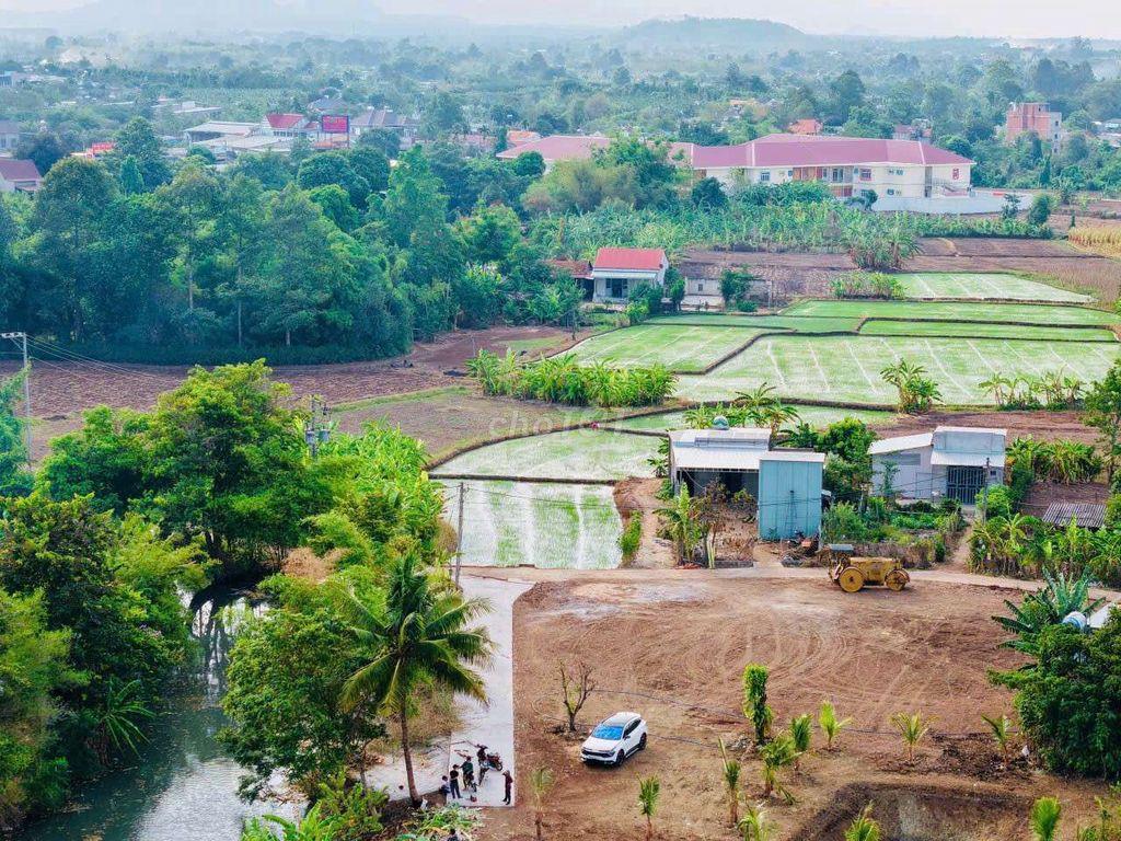 BÁN 1700M2 VIEW SUOI THỀ TẠI SÔNG RAY ĐỒNG NAI,CÓ 400TC,ĐƯỜNG 4M,2.5TI