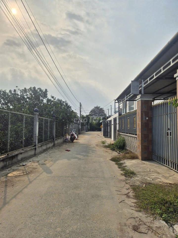 Chính chủ bán đất Hương Lộ 9 ngang 5.6M