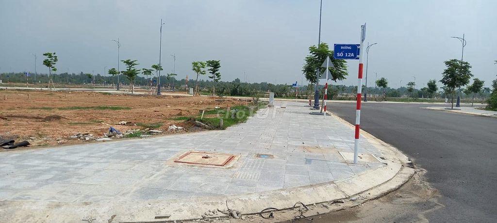 Ngộp ngân hàng bán gấp 100m2 BHNC sổ sẵn, giá chỉ 1,5 tỷ bao thuế phí