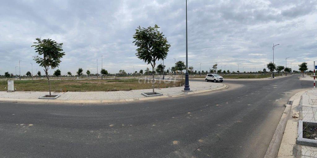 Ngộp ngân hàng bán gấp 100m2 BHNC sổ sẵn, giá chỉ 1,5 tỷ bao thuế phí