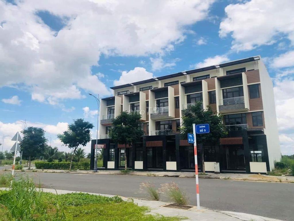 Ngộp ngân hàng bán gấp 100m2 BHNC sổ sẵn, giá chỉ 1,5 tỷ bao thuế phí