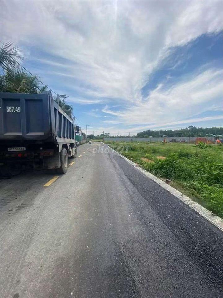 kẹt tiền bán gấp lô đất gần trung tâm thành phố 
