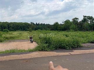 Kẹt tiền bán nhanh góc 2 mặt tiền đường nhựa, đối diện KCN Xuân Quế