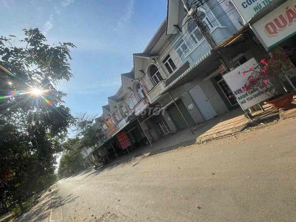 Bán nhà 1 trệt 1 lầu hoàn công, mặt tiền đường nhựa Song Hành QL1A