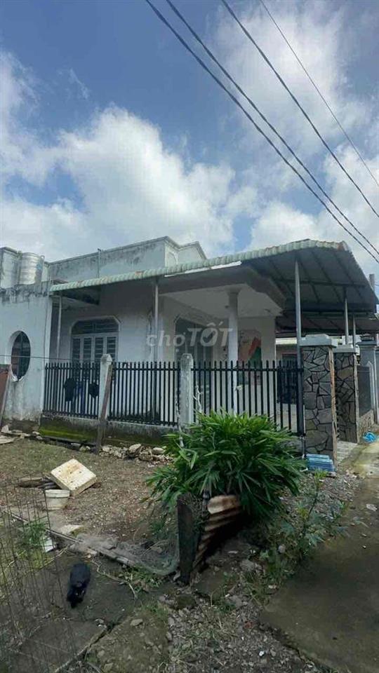 Bán nhà Dầu Giây giá rẻ, cách QL1A chỉ 30m, cách chợ chỉ 100m.