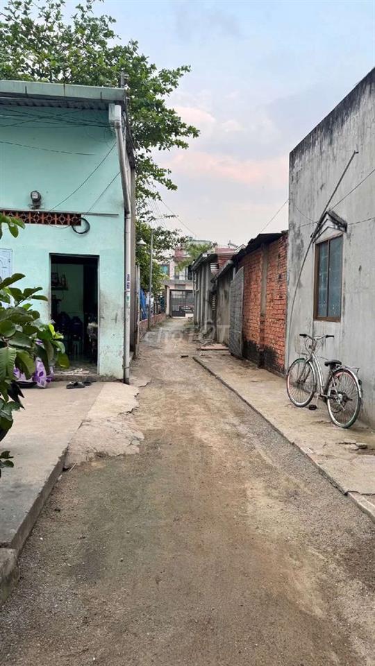 Cần bán gấp căn nhà gấp 4 và 10 phòng trọ