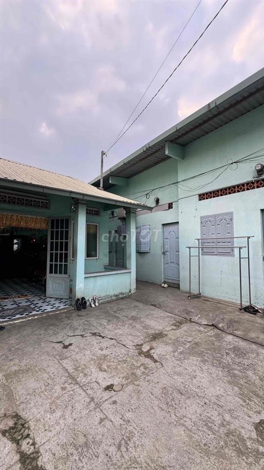 Cần bán gấp căn nhà và 10 phòng trọ