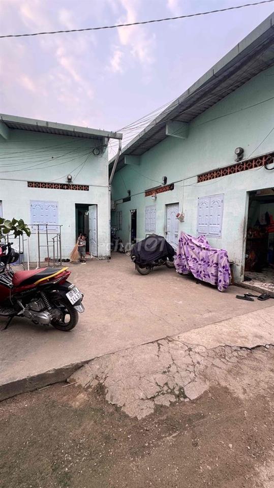 Cần bán gấp căn nhà và 10 phòng trọ