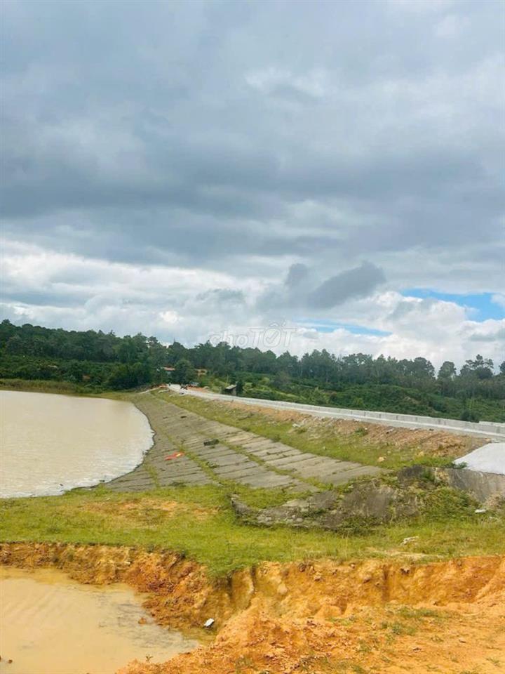 Bán hết 3200m2 đất cạnh hồ Tahine, view đồi, cách QL28B chỉ 1km.