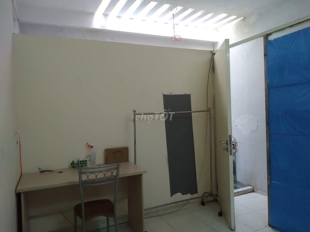 Phòng 1 người 12m lầu 3 khu Nam Long Q.9, đối diện Global City 