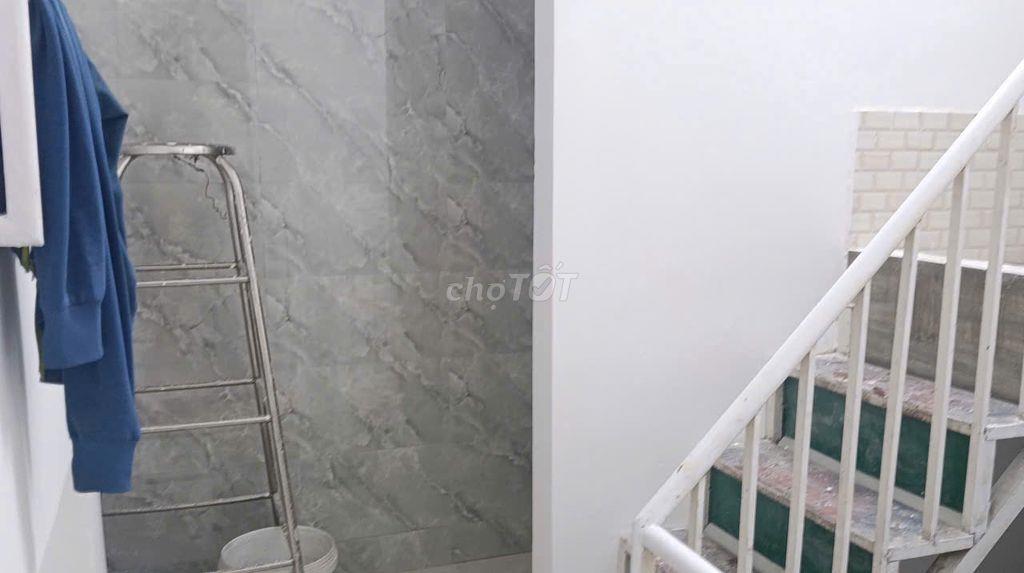 Phòng mới 12m lầu 3 nhà phố KDC Nam Long, Q,9, giờ tự do,ko chung chủ