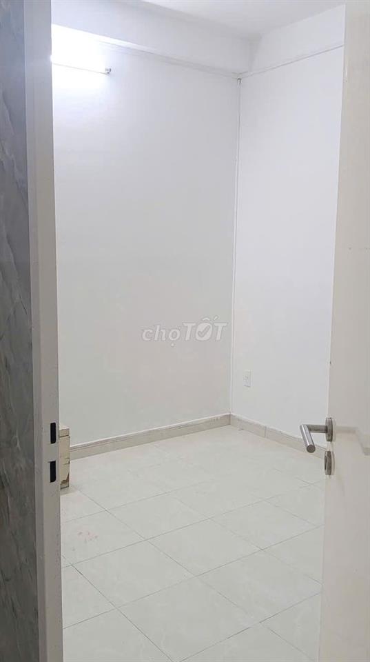 Phòng mới 12m lầu 3 nhà phố KDC Nam Long, Q,9, giờ tự do,ko chung chủ