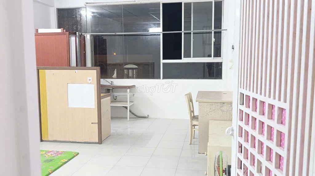 Phòng nhỏ lớn lầu 3 khu Nam Long Q.9, WC riêng, giờ tự do, yên tĩnh 