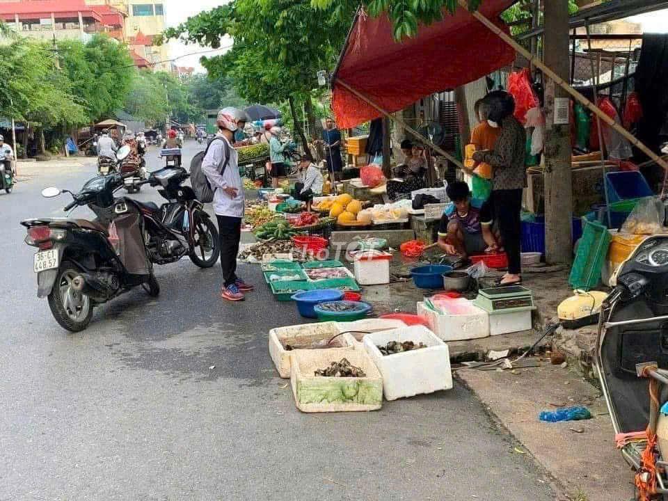 Cần gom tiền mua nhà trên phố, em rứt ruột gả lô 300m2