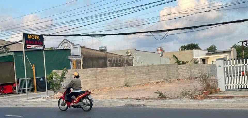 Đất Chủ Ngột Giá