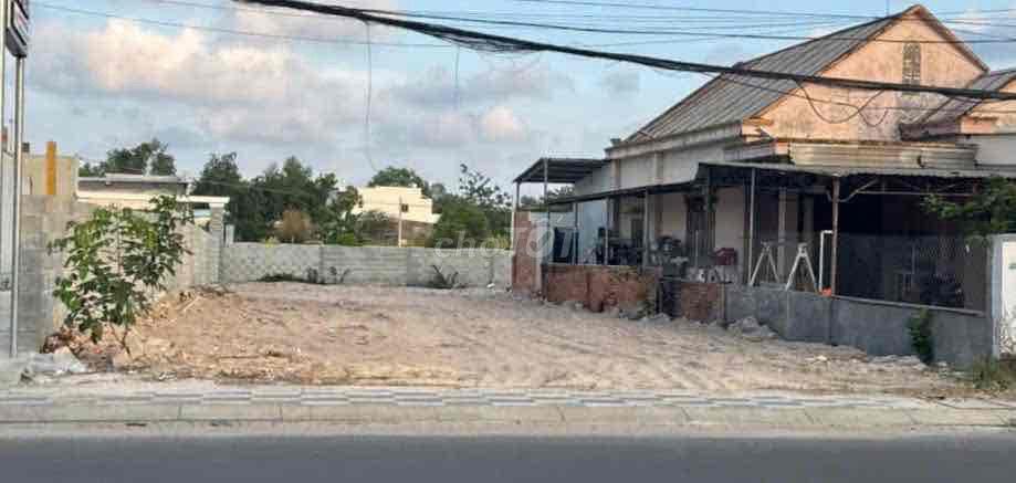 Đất Chủ Ngột Giá
