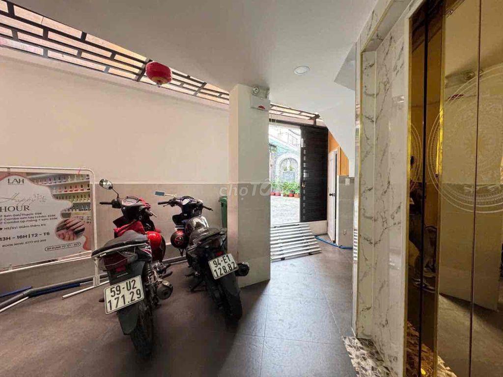 🎀 2PN Khu Phan Xích Long sạch sẽ, tiện nghi có thang máy