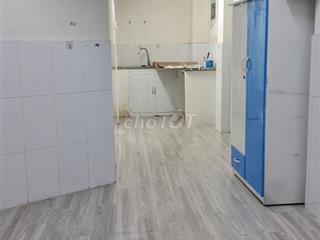 Phòng trệt có gác khoảng 50m² Bùi Đình Túy, tối đa 5 người