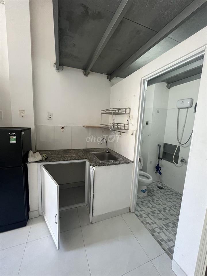 Chính chủ cho thuê duplex ban công, máy giặt riêng đường Bùi Đình Túy