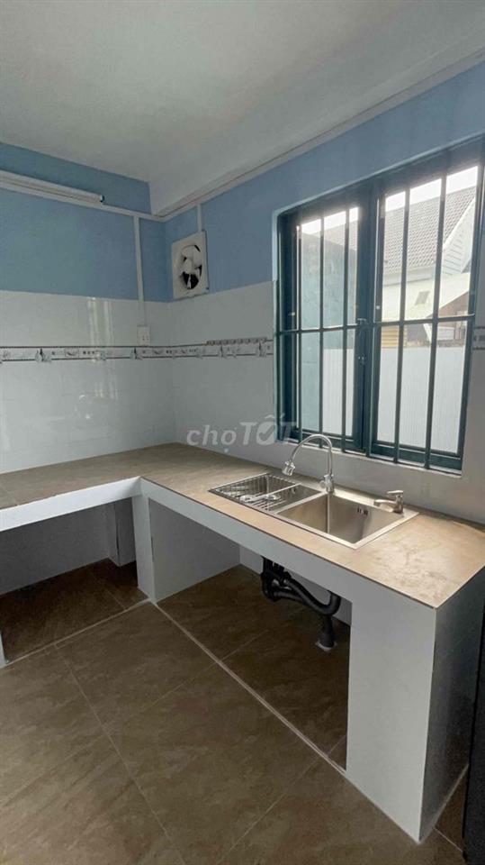 PHÒNG TRỌ CAO CẤP DTSD 45m2 – CÓ SÂN RỘNG, ĐẬU Ô TÔ MIỄN PHÍ - Phước T